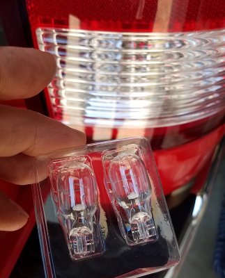 Reverse Stock 921 Bulbs.jpg