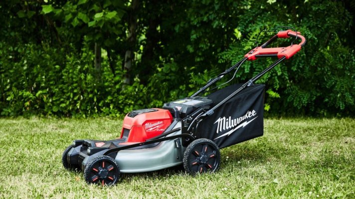 milwaukee-electric-push-mower-0010-1657726264.jpg